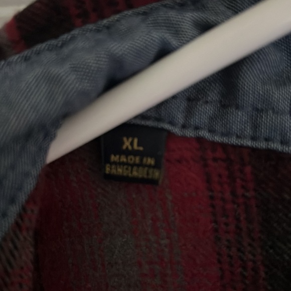 Men’s Flannel - Picture 4 of 4